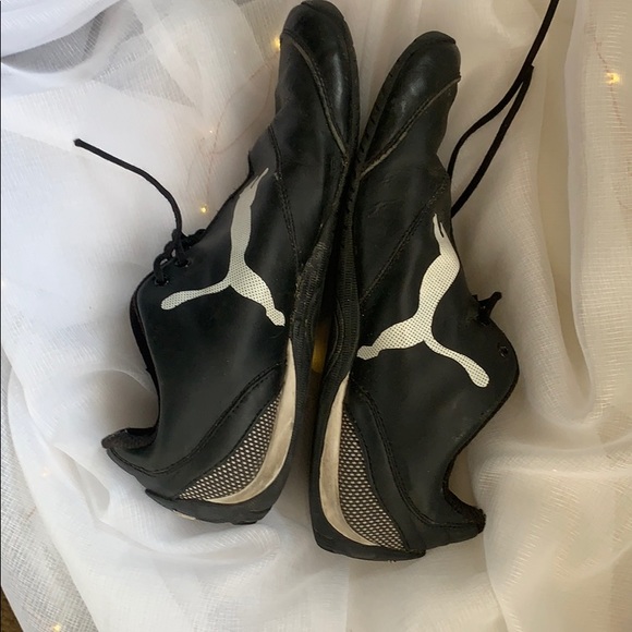 Black Puma shoes - Picture 2 of 3